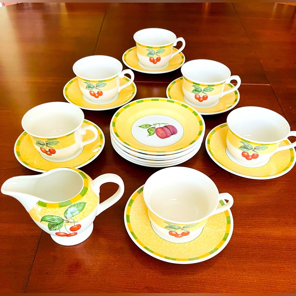 English Churcill Porcelain Set 6 Coffee Tea Cups 6 Saucers 6 plates milk cup